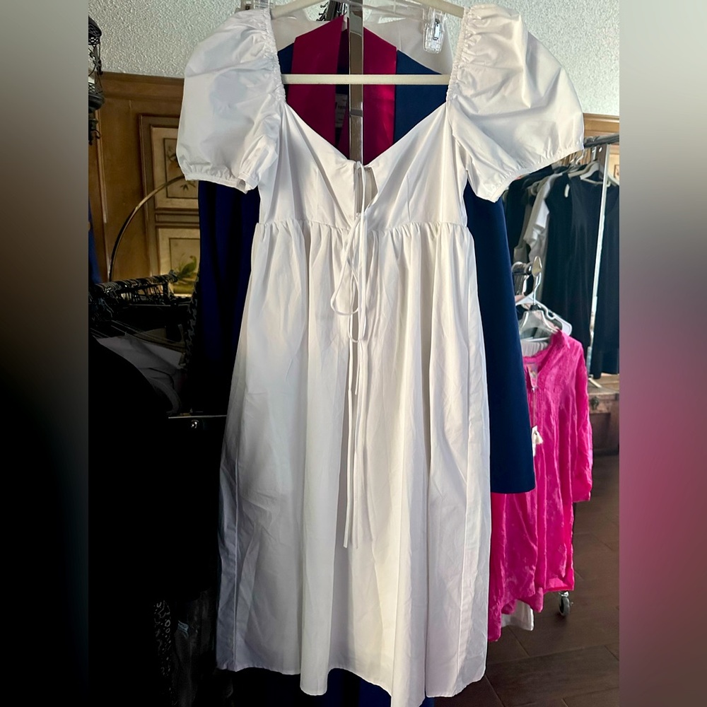 Short sleeve midi white dress